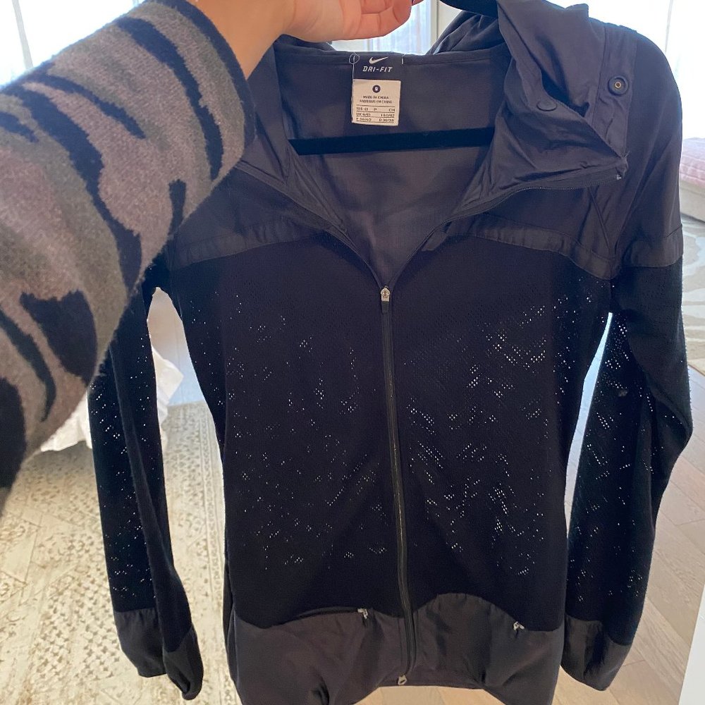 Nike Dry Fit- Womens Longline Windbreaker with Mesh Detail